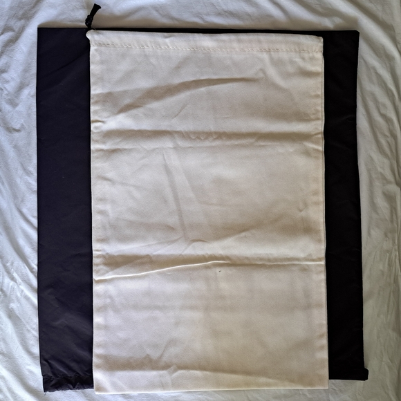 Fendi Magnetic Flip Lid Boot Box with Pair of Dust Bags - Picture 16 of 16